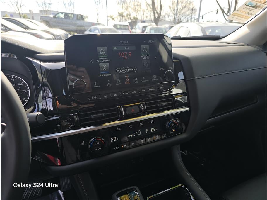 2025 Nissan Pathfinder SL Sport Utility 4D