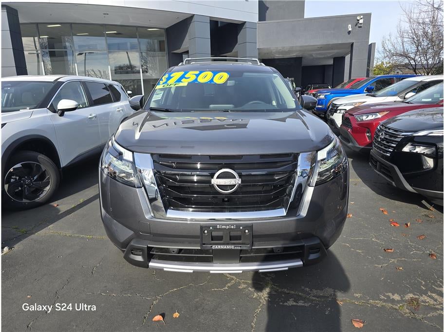 2025 Nissan Pathfinder SL Sport Utility 4D