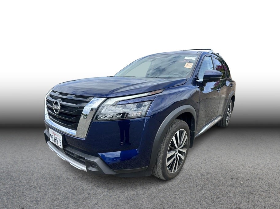 2025 Nissan Pathfinder Platinum 2WD's photo