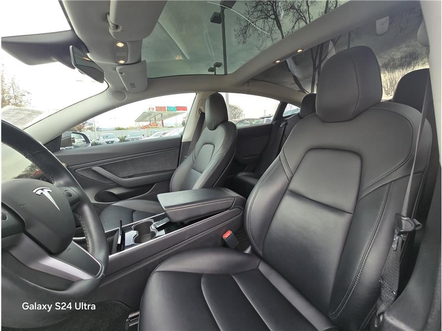 2019 Tesla Model 3 Standard Range Sedan 4D