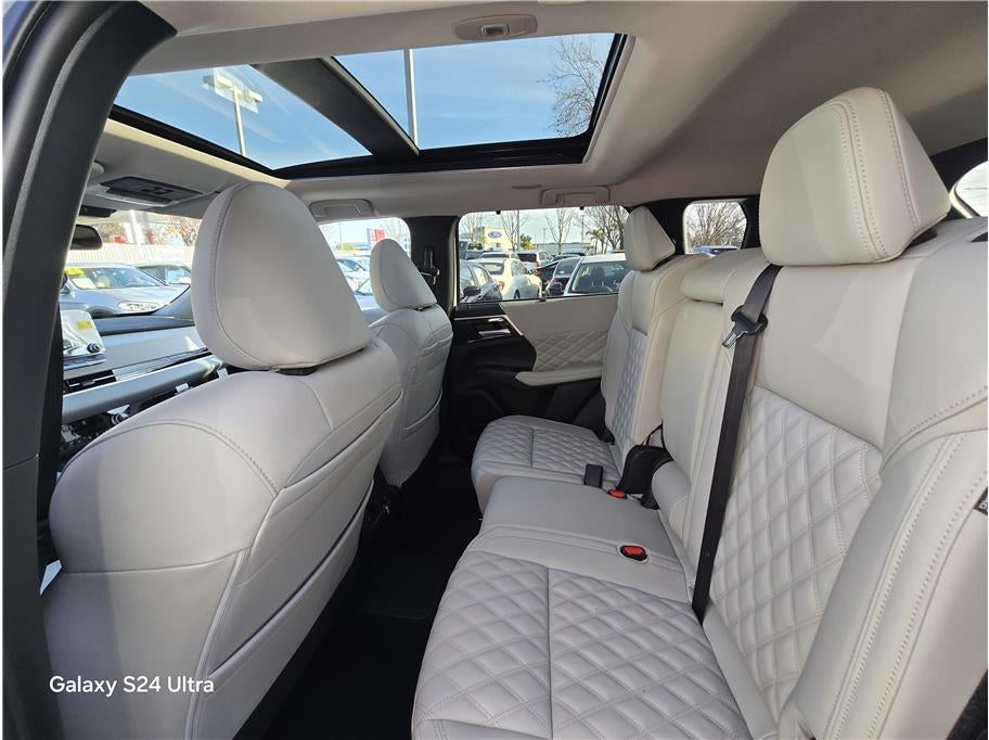 2025 Mitsubishi Outlander PHEV SEL Sport Utility 4D