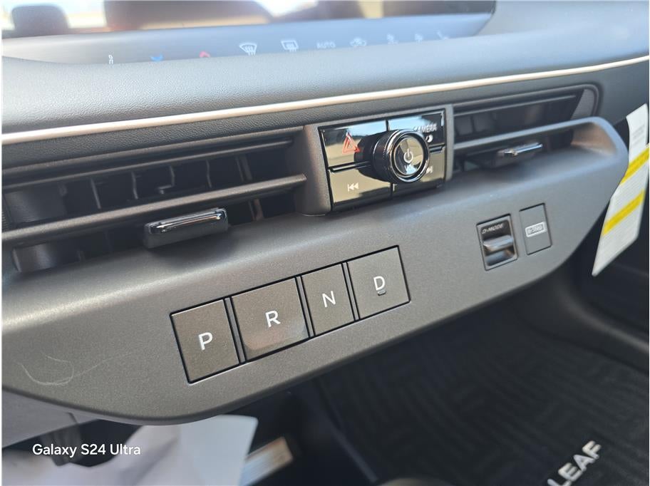 2026 Nissan LEAF PLATINUM PLUS Hatchback 4D