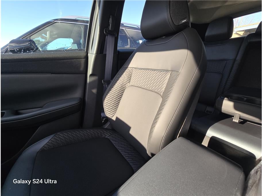 2026 Nissan LEAF PLATINUM PLUS Hatchback 4D