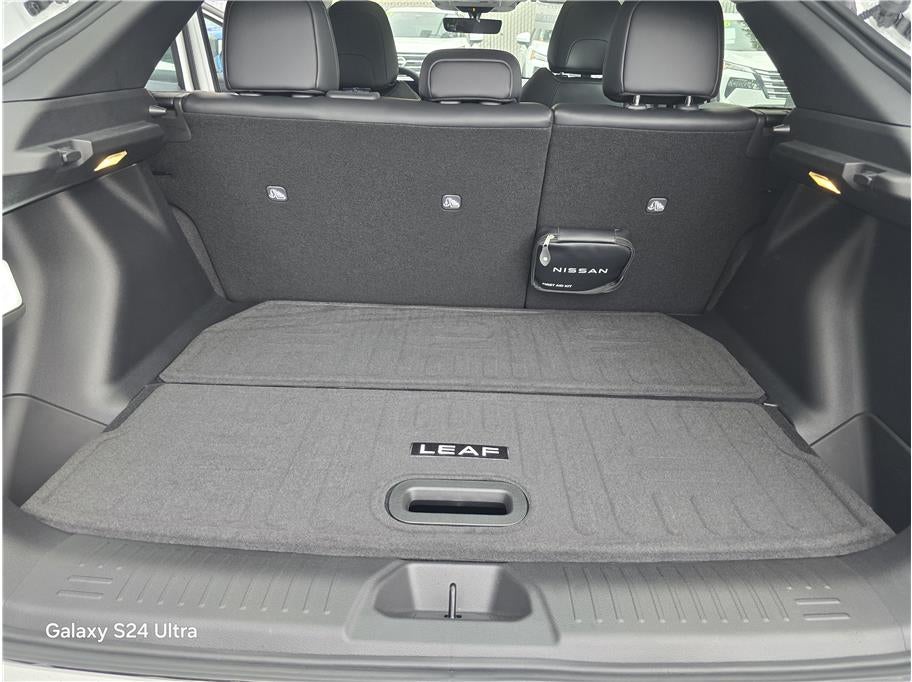 2026 Nissan LEAF PLATINUM PLUS Hatchback 4D