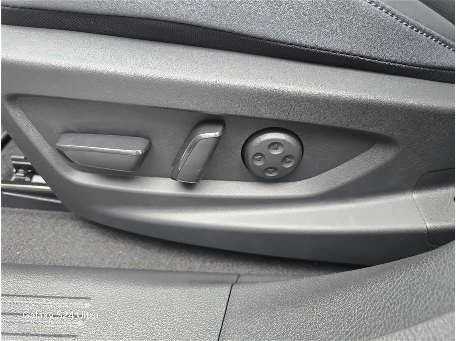 2026 Nissan LEAF PLATINUM PLUS Hatchback 4D