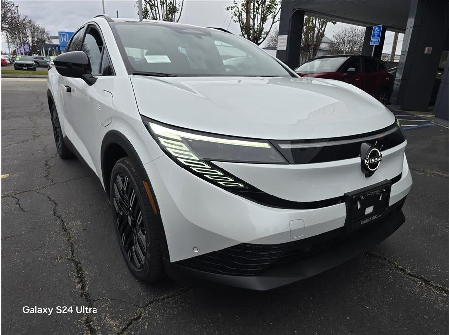 2026 Nissan LEAF PLATINUM PLUS Hatchback 4D