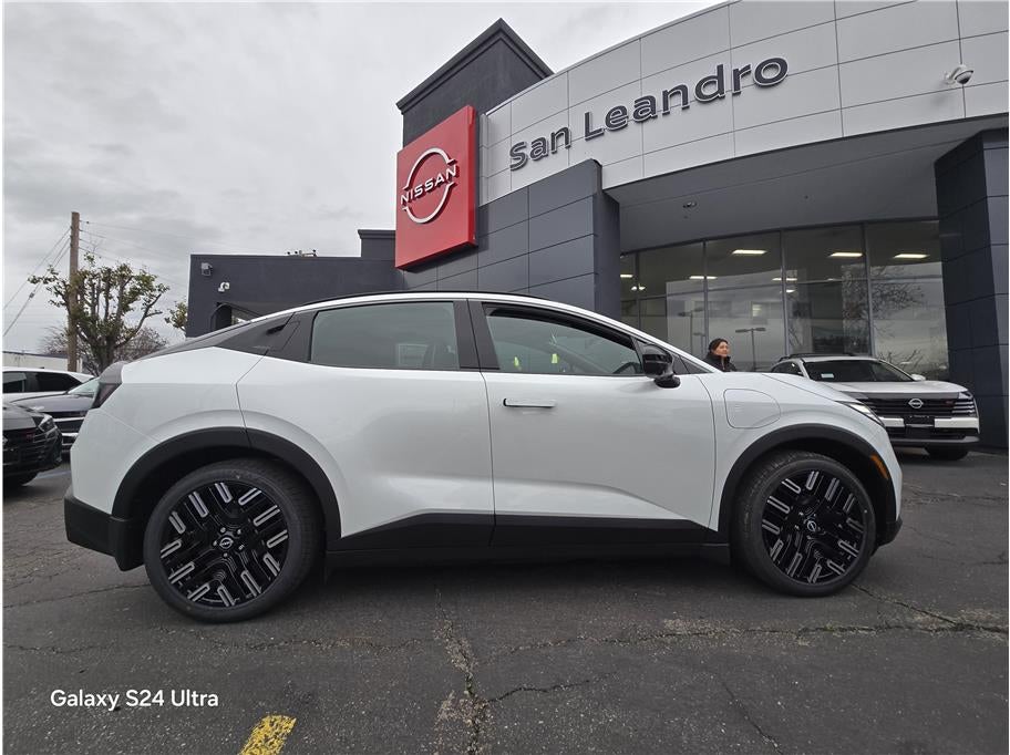 2026 Nissan LEAF PLATINUM PLUS Hatchback 4D