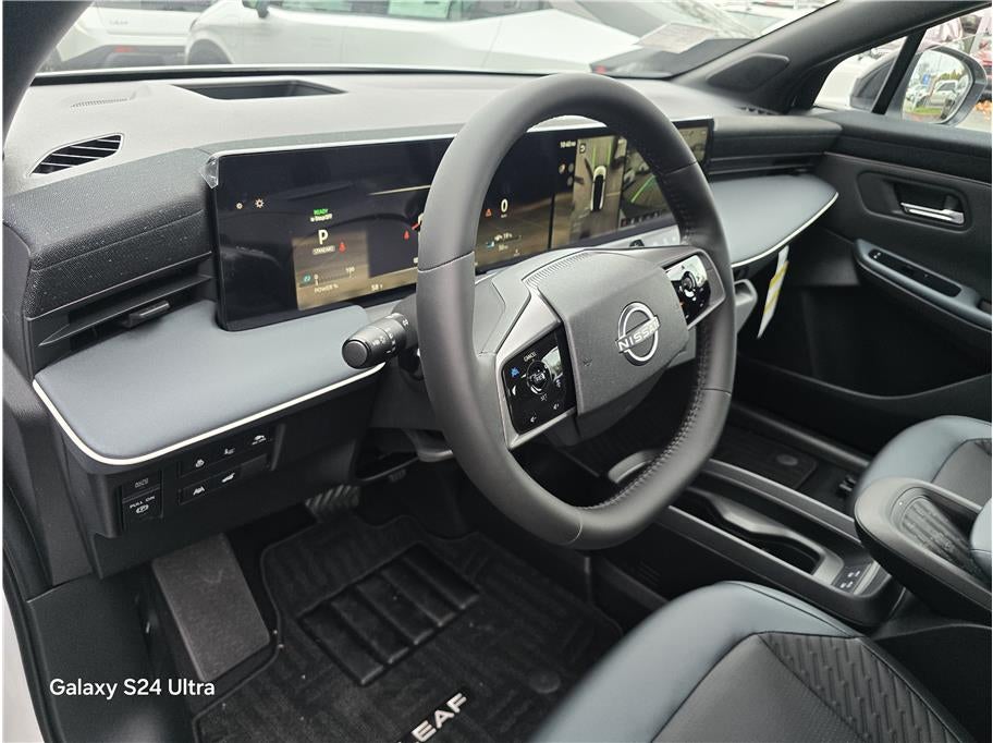 2026 Nissan LEAF PLATINUM PLUS Hatchback 4D