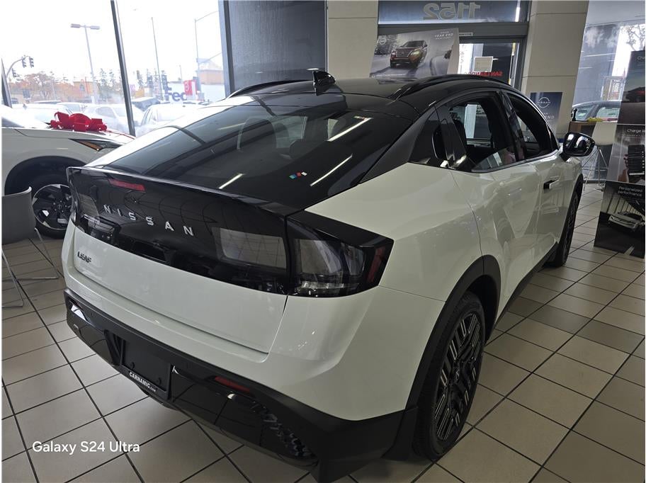 2026 Nissan LEAF PLATINUM PLUS Hatchback 4D