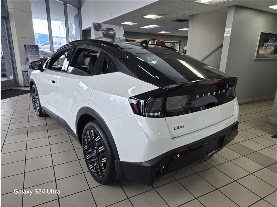 2026 Nissan LEAF PLATINUM PLUS Hatchback 4D