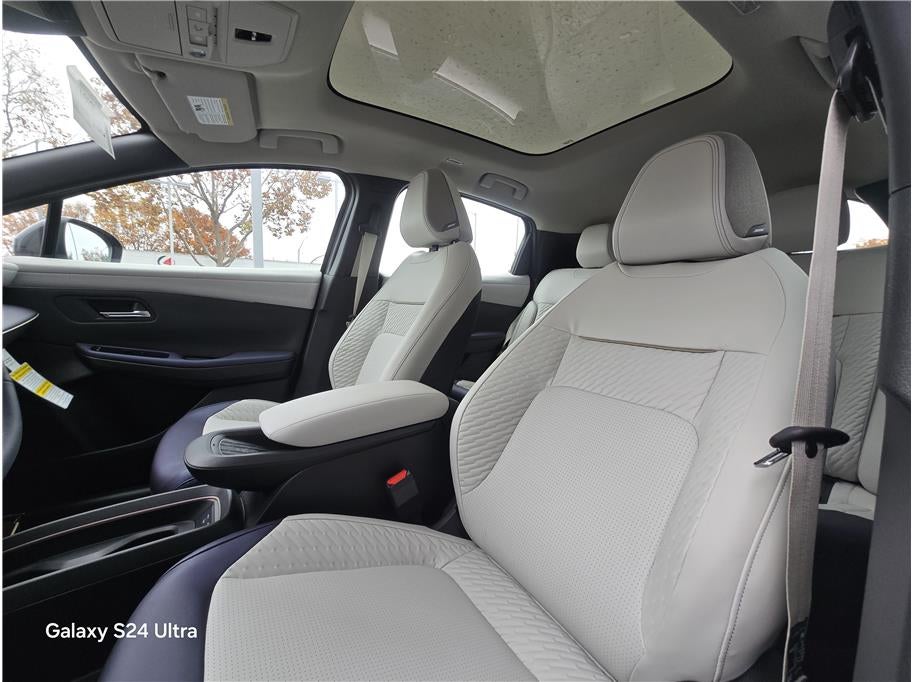 2026 Nissan LEAF PLATINUM PLUS Hatchback 4D