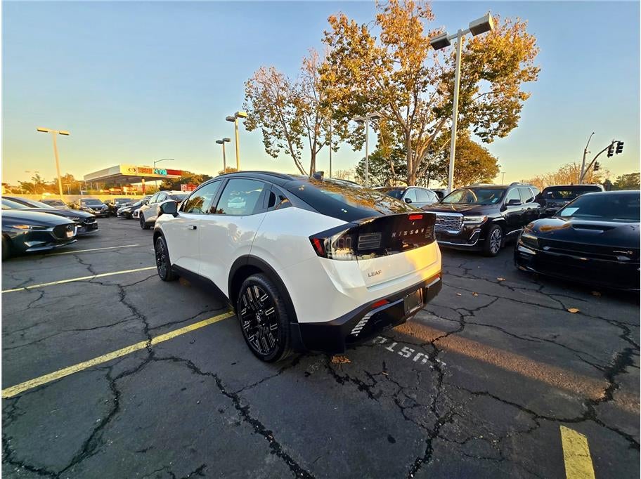 2026 Nissan LEAF PLATINUM PLUS Hatchback 4D