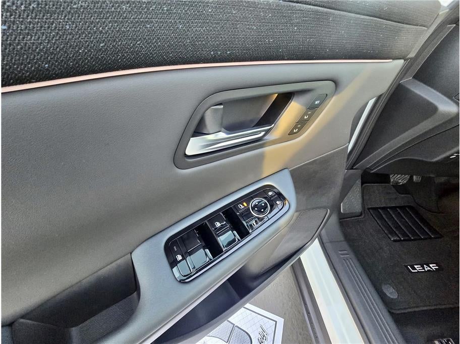 2026 Nissan LEAF PLATINUM PLUS Hatchback 4D