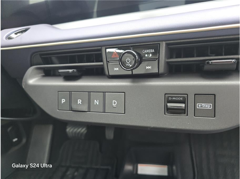 2026 Nissan LEAF PLATINUM PLUS Hatchback 4D