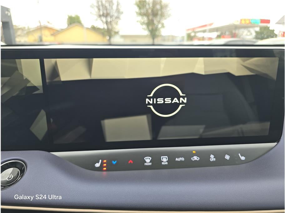 2026 Nissan LEAF PLATINUM PLUS Hatchback 4D