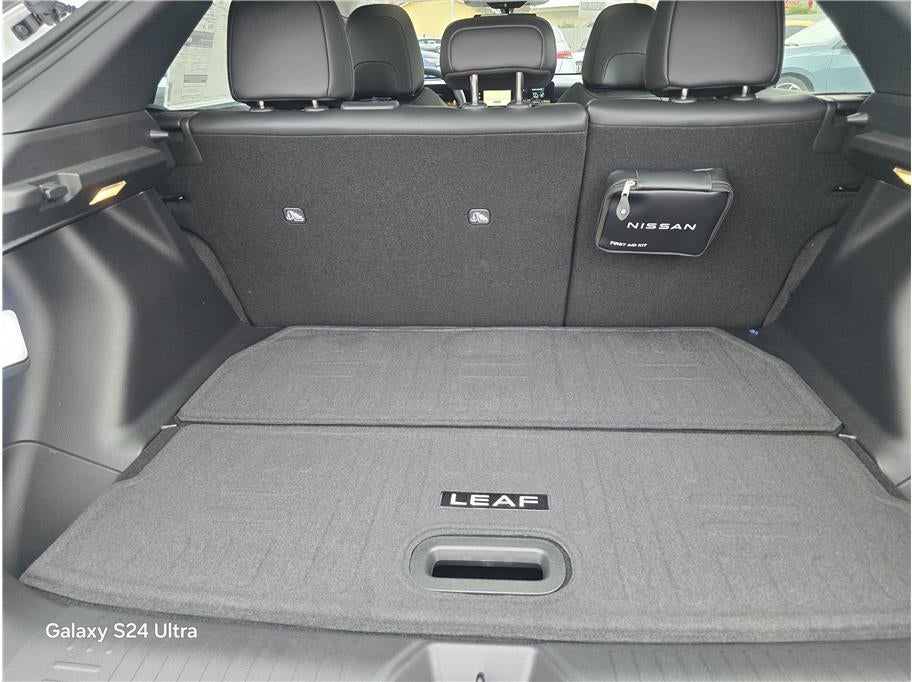 2026 Nissan LEAF PLATINUM PLUS Hatchback 4D