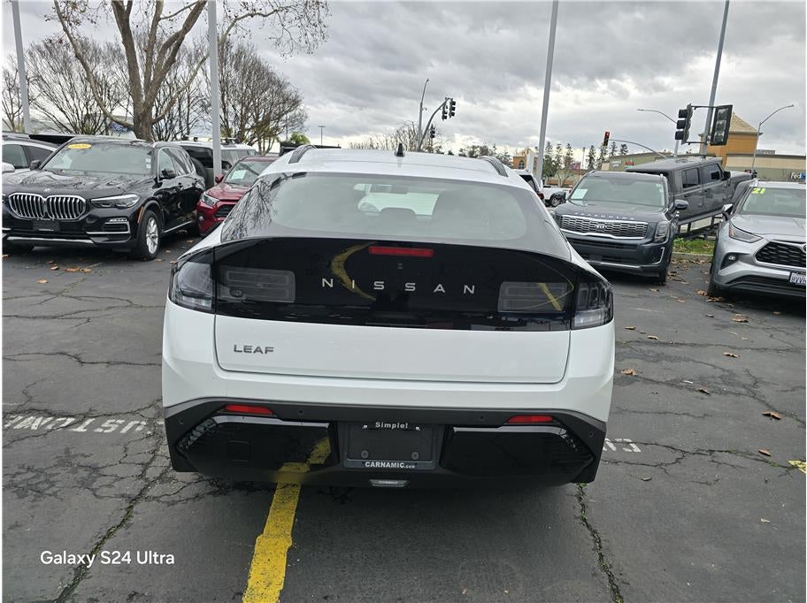 2026 Nissan LEAF PLATINUM PLUS Hatchback 4D