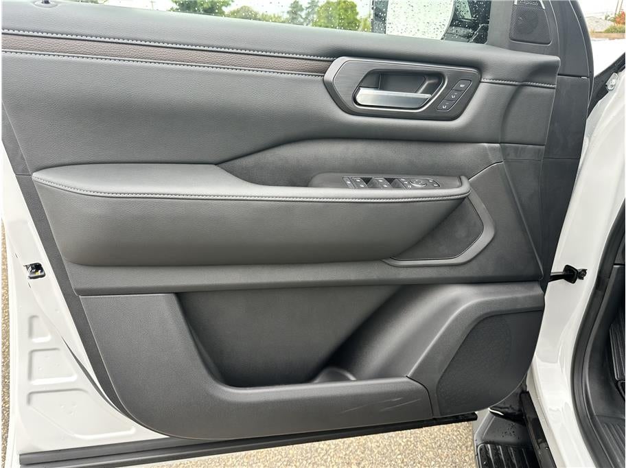2026 Nissan Armada SL Sport Utility 4D