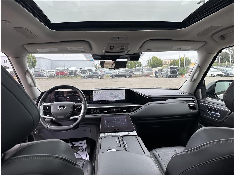 2025 INFINITI QX80 SENSORY Sport Utility 4D