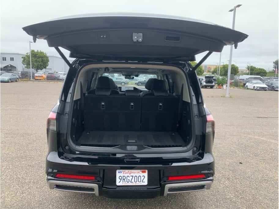 2025 INFINITI QX80 SENSORY Sport Utility 4D
