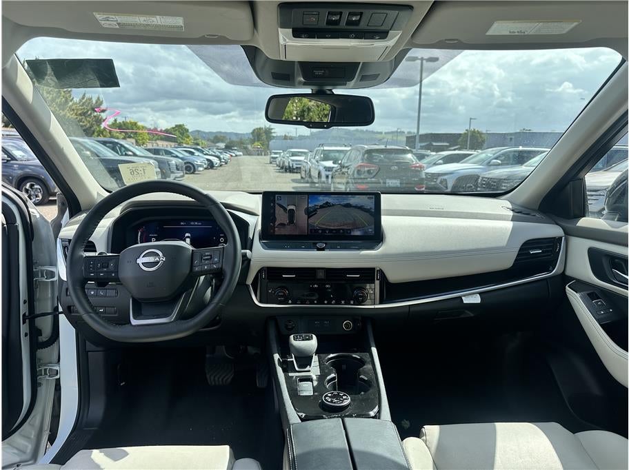 2025 Nissan Rogue SL Sport Utility 4D