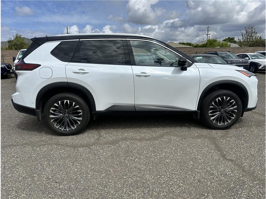 2025 Nissan Rogue SL Sport Utility 4D