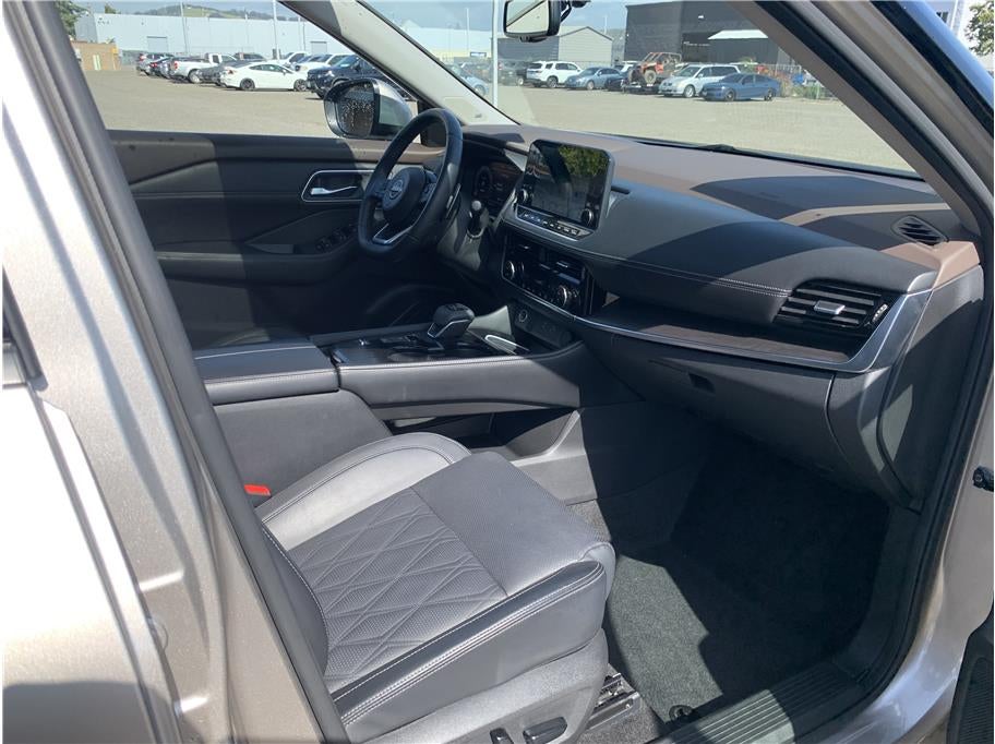 2023 Nissan Rogue Platinum (2023.5) Sport Utility 4D