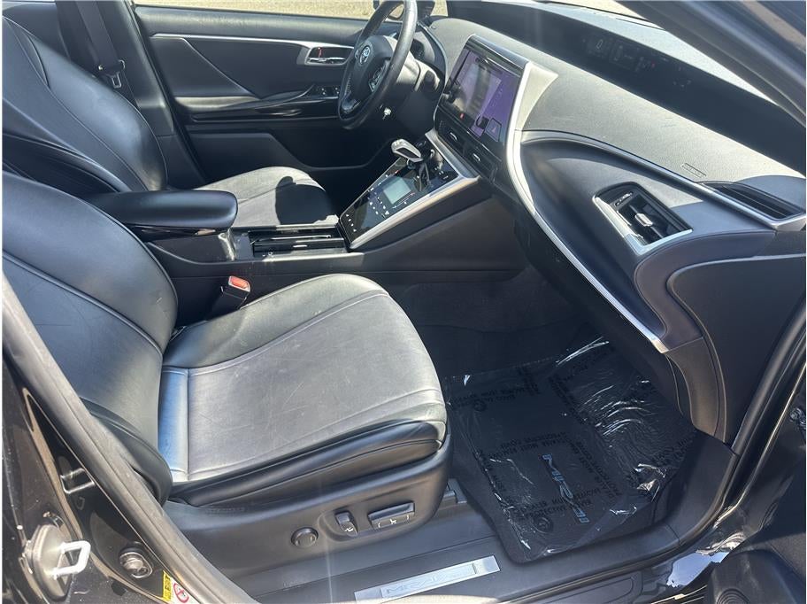 2017 Toyota Mirai Sedan 4D