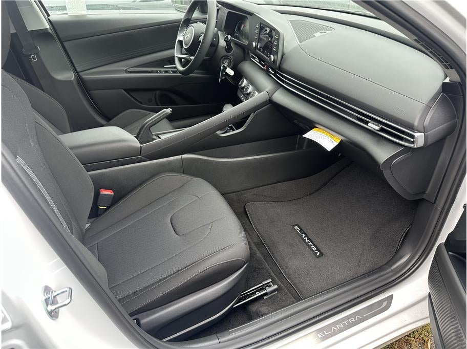2026 Hyundai Elantra SE Sedan 4D
