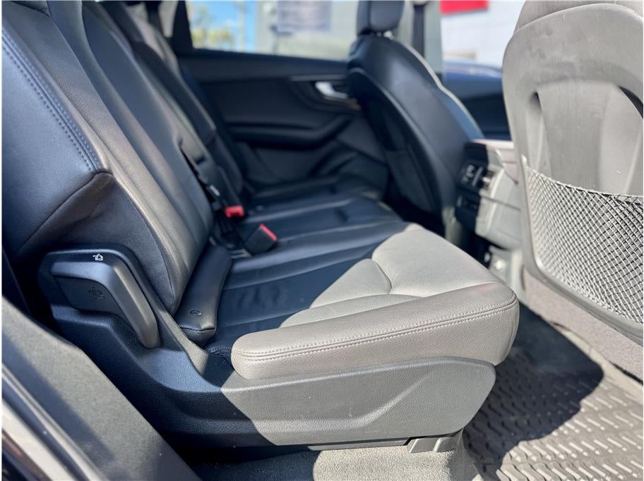 2019 Audi Q7 55 TFSI SE Premium Plus Sport Utility 4D