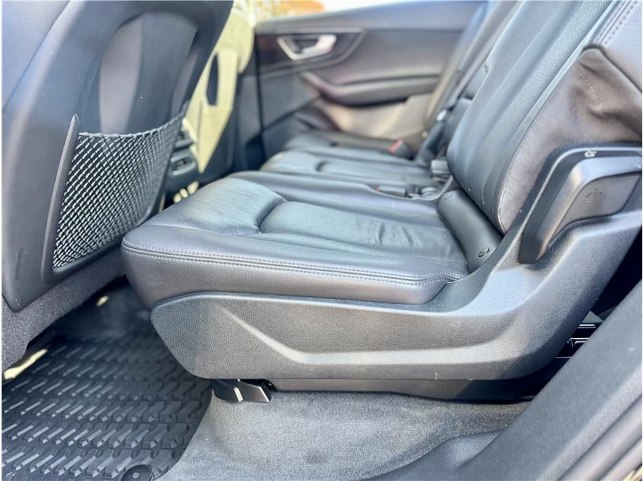 2019 Audi Q7 55 TFSI SE Premium Plus Sport Utility 4D