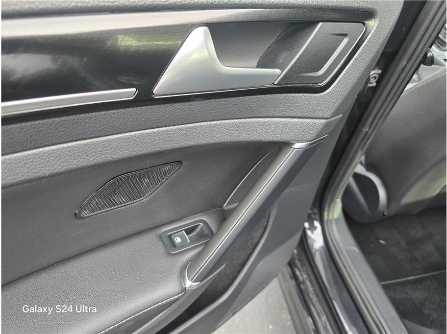 2016 Volkswagen Golf R Hatchback Sedan 4D