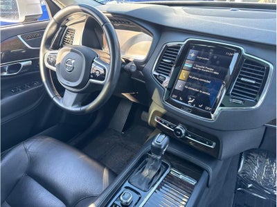 2018 Volvo XC90 T6 Momentum Sport Utility 4D