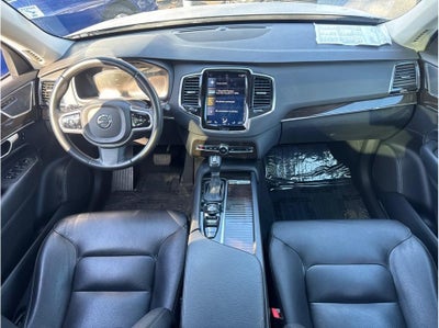2018 Volvo XC90 T6 Momentum Sport Utility 4D