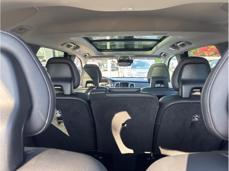 2018 Volvo XC90 T6 Momentum Sport Utility 4D