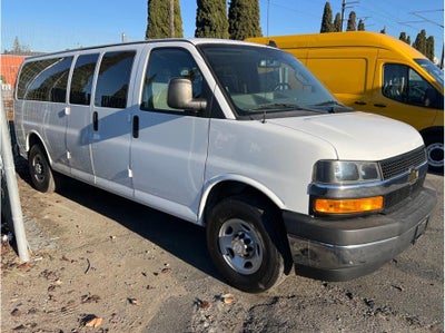2018 Chevrolet Express 3500 Passenger LT Extended Van 3D