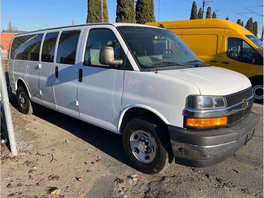 2018 Chevrolet Express 3500 Passenger LT Extended Van 3D