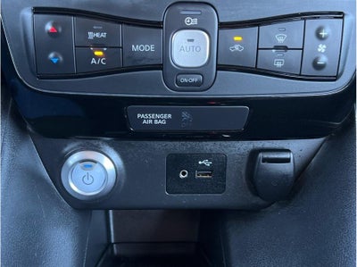 2018 Nissan LEAF SV Hatchback 4D