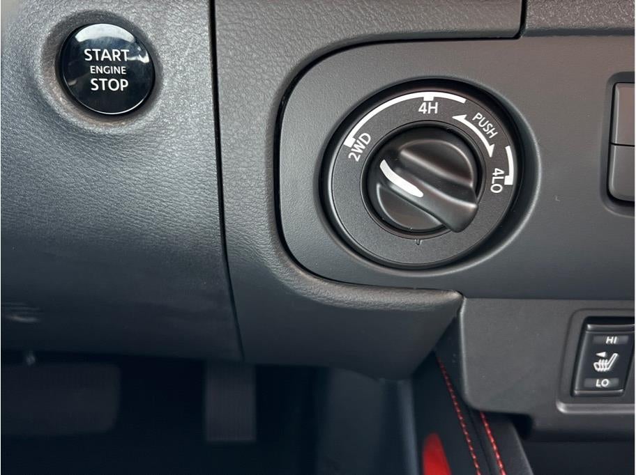 2026 Nissan Frontier Crew Cab PRO-4X Pickup 4D 6 ft