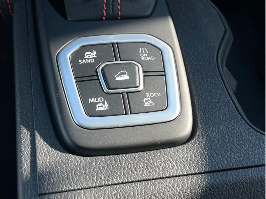 2026 Nissan Frontier Crew Cab PRO-4X Pickup 4D 6 ft