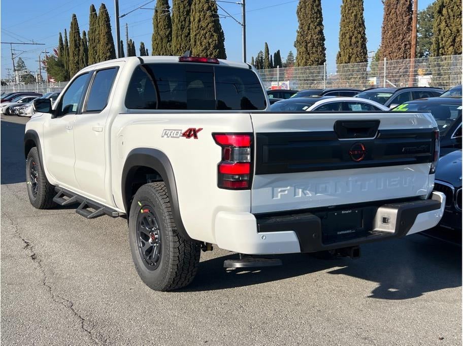2026 Nissan Frontier Crew Cab PRO-4X Pickup 4D 6 ft