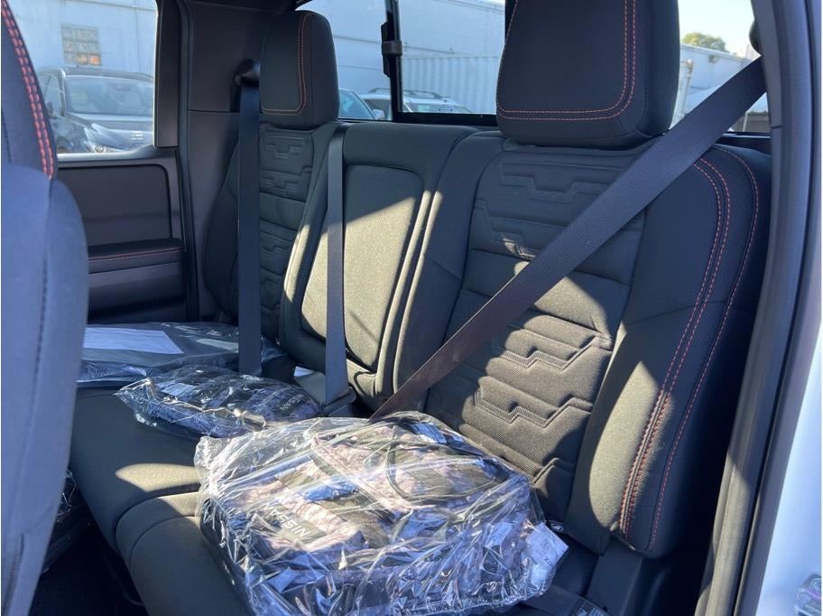 2026 Nissan Frontier Crew Cab PRO-4X Pickup 4D 6 ft