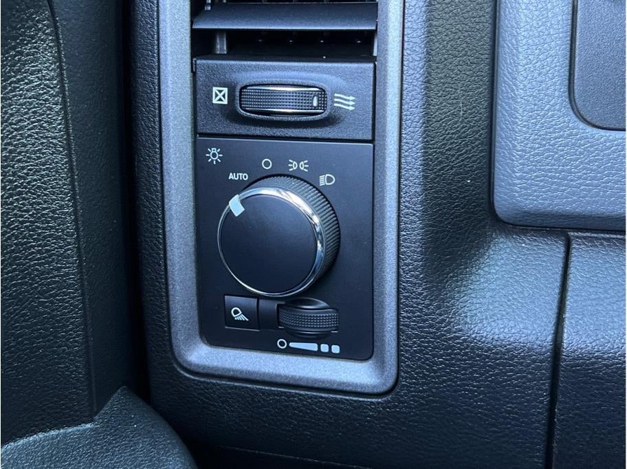 2020 RAM 1500 Classic Crew Cab Tradesman Pickup 4D 5 1/2 ft