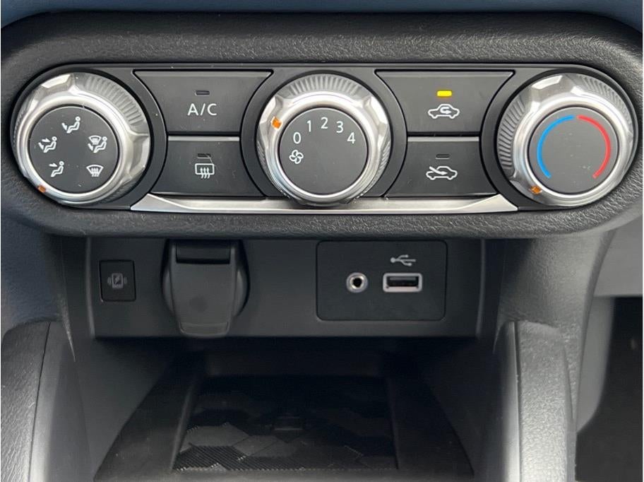 2025 Nissan Versa SV Sedan 4D