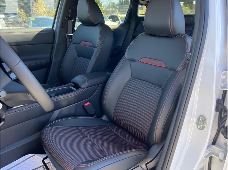 2025 Nissan Kicks SR Sport Utility 4D