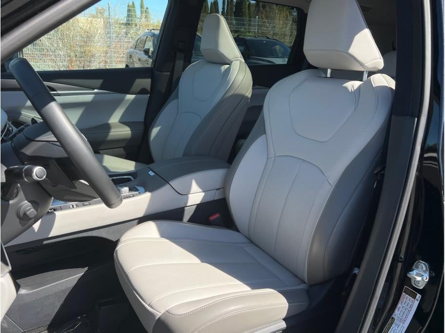 2026 INFINITI QX60 LUXE Sport Utility 4D