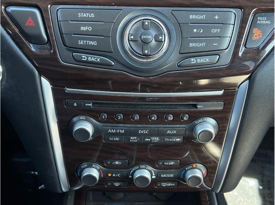2015 Nissan Pathfinder SL Sport Utility 4D