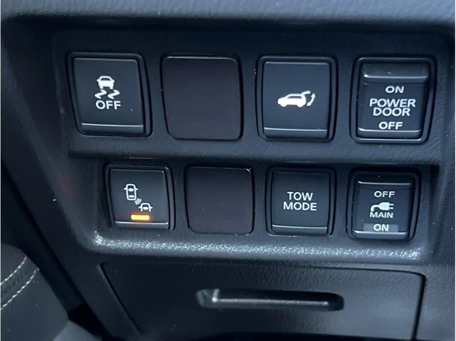2015 Nissan Pathfinder SL Sport Utility 4D