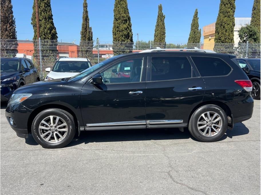 2015 Nissan Pathfinder SL Sport Utility 4D