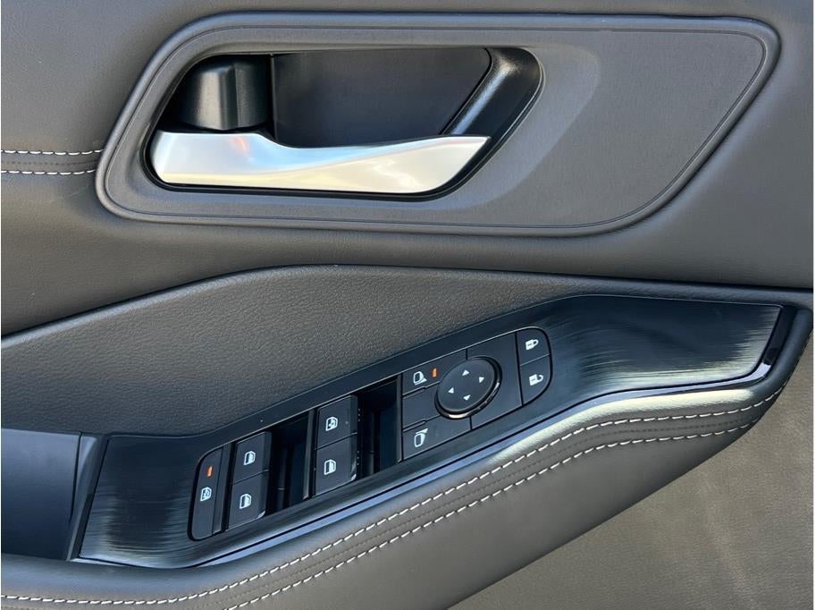 2026 Nissan Rogue Dark Armor (2026.5) Sport Utility 4D